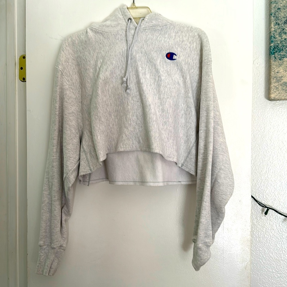CHAMPION REVERSE WEAVE CROPPED CUT-OFF HOODIE, C LOGO.